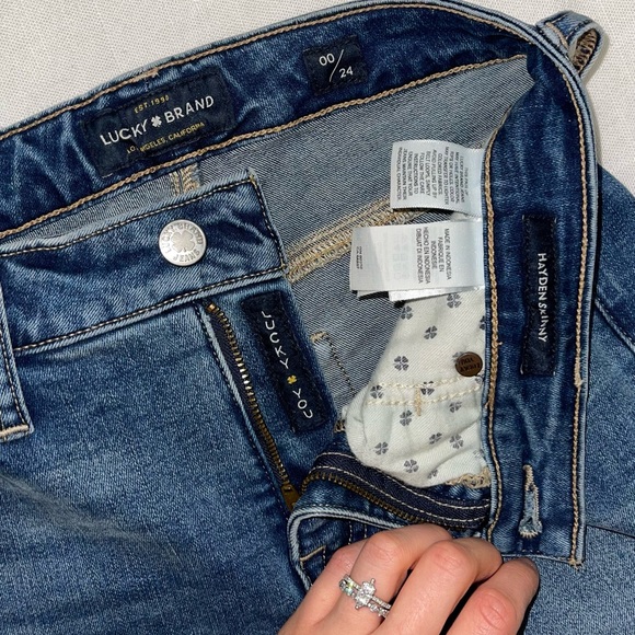 Lucky Brand Jeans Bundle of three 00/24 tapered/skinny Jeans - Picture 4 of 10